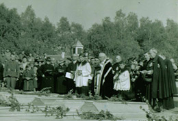 Signal Corps Photos: Close-up of the Funeral Ceremony Photo