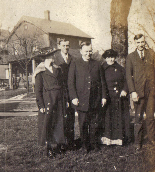 The Fr. Viktor Gallery: Family Photo Session Before Setting Sail